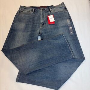 LUCKY Brand 363 Vintage Straight Jeans with Coolmax Medium Wash 36x32